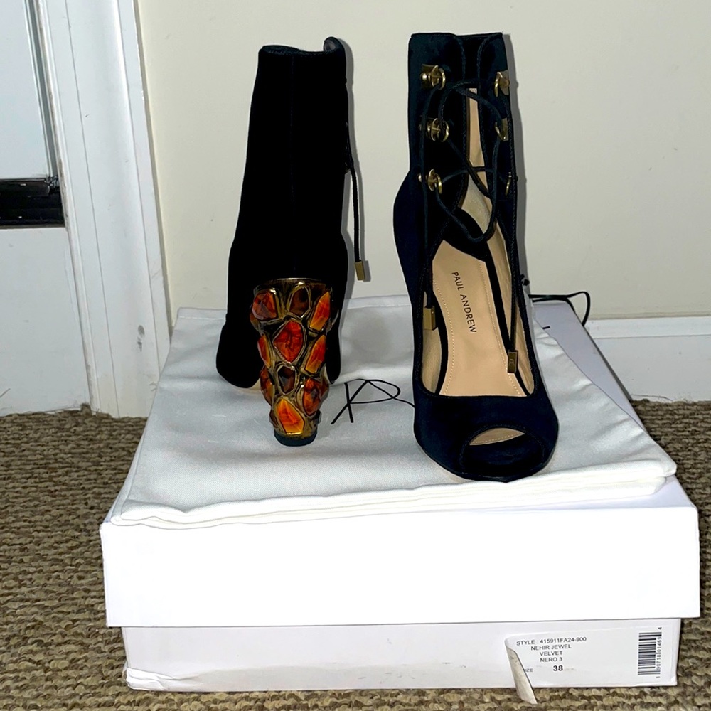 Paul Andrew Nehir Jewel Velvet. IT sz 38 fits US 7